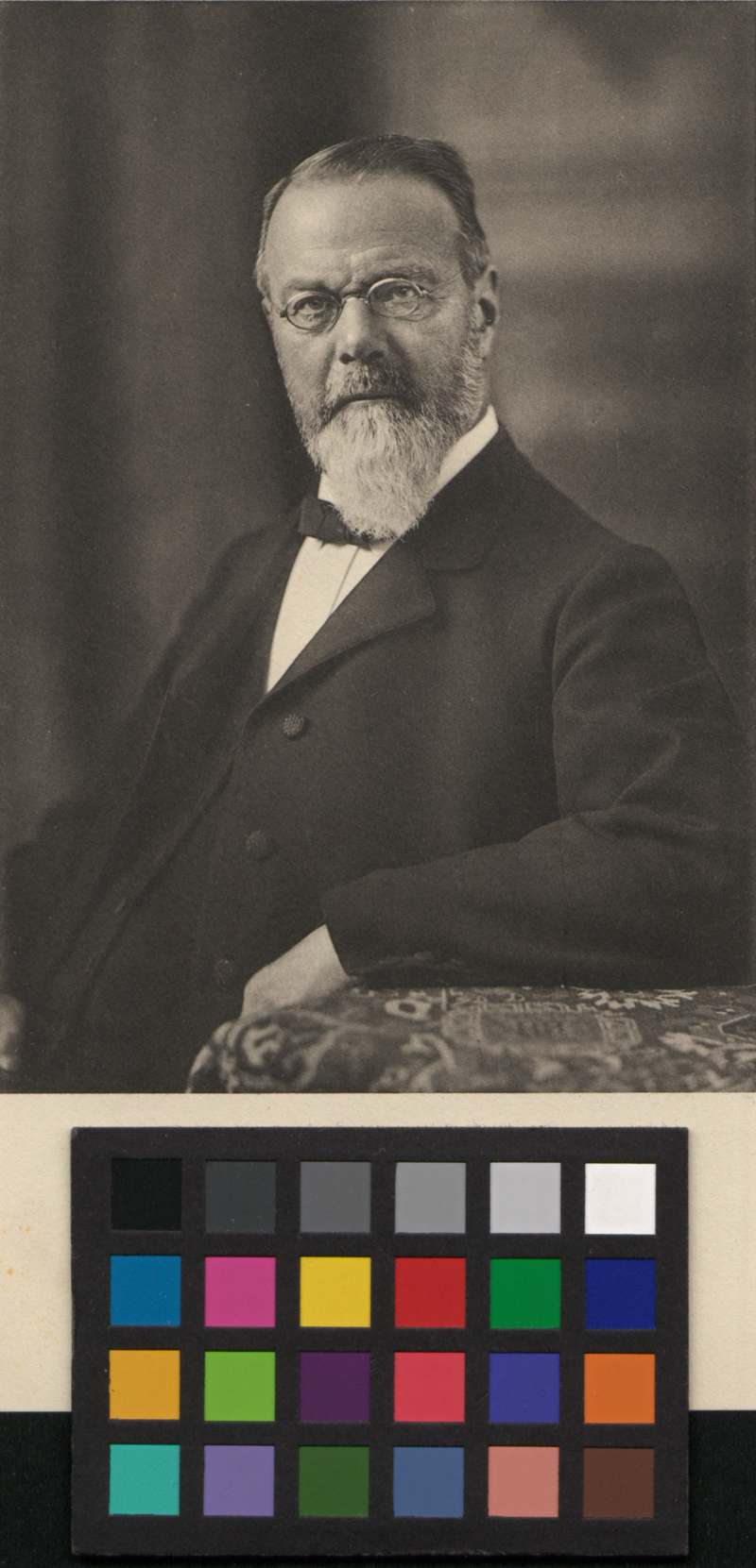 Buchumschlag - [Porträt von Benedict Respinger]